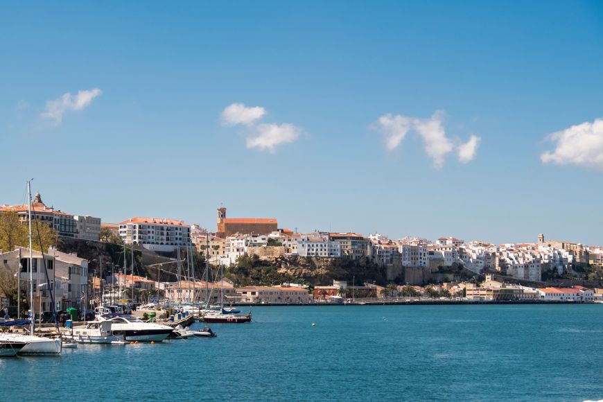 Historic boat trips through the port of Maó · Actividades en Menorca