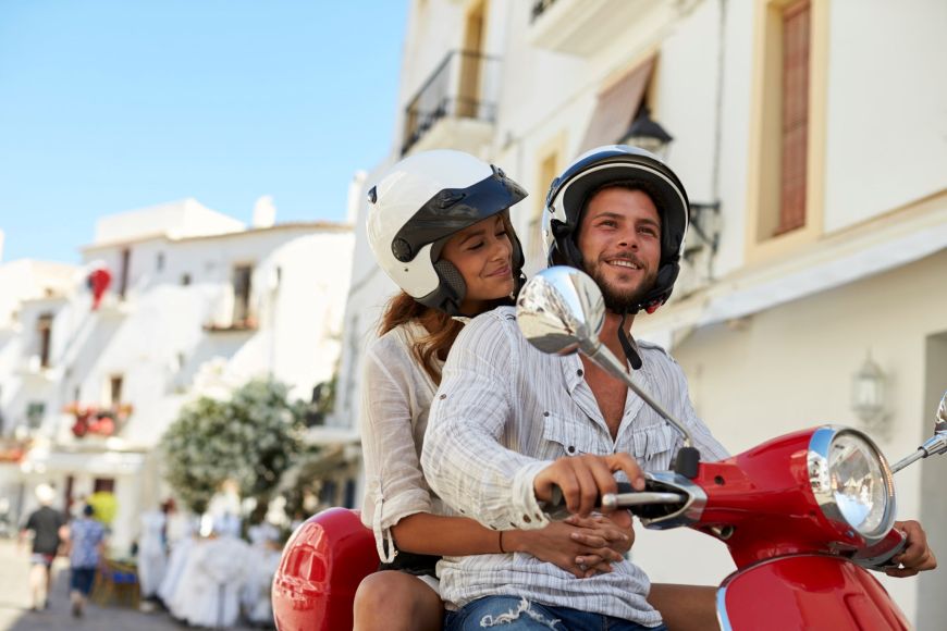 Motorbikes & bicycles rental · Actividades en Menorca